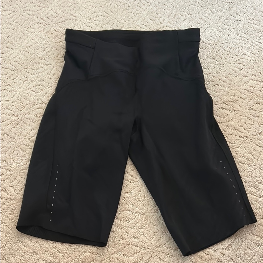Lululemon Athletica Black Bike Shorts Women’s Size 6 NWOT
